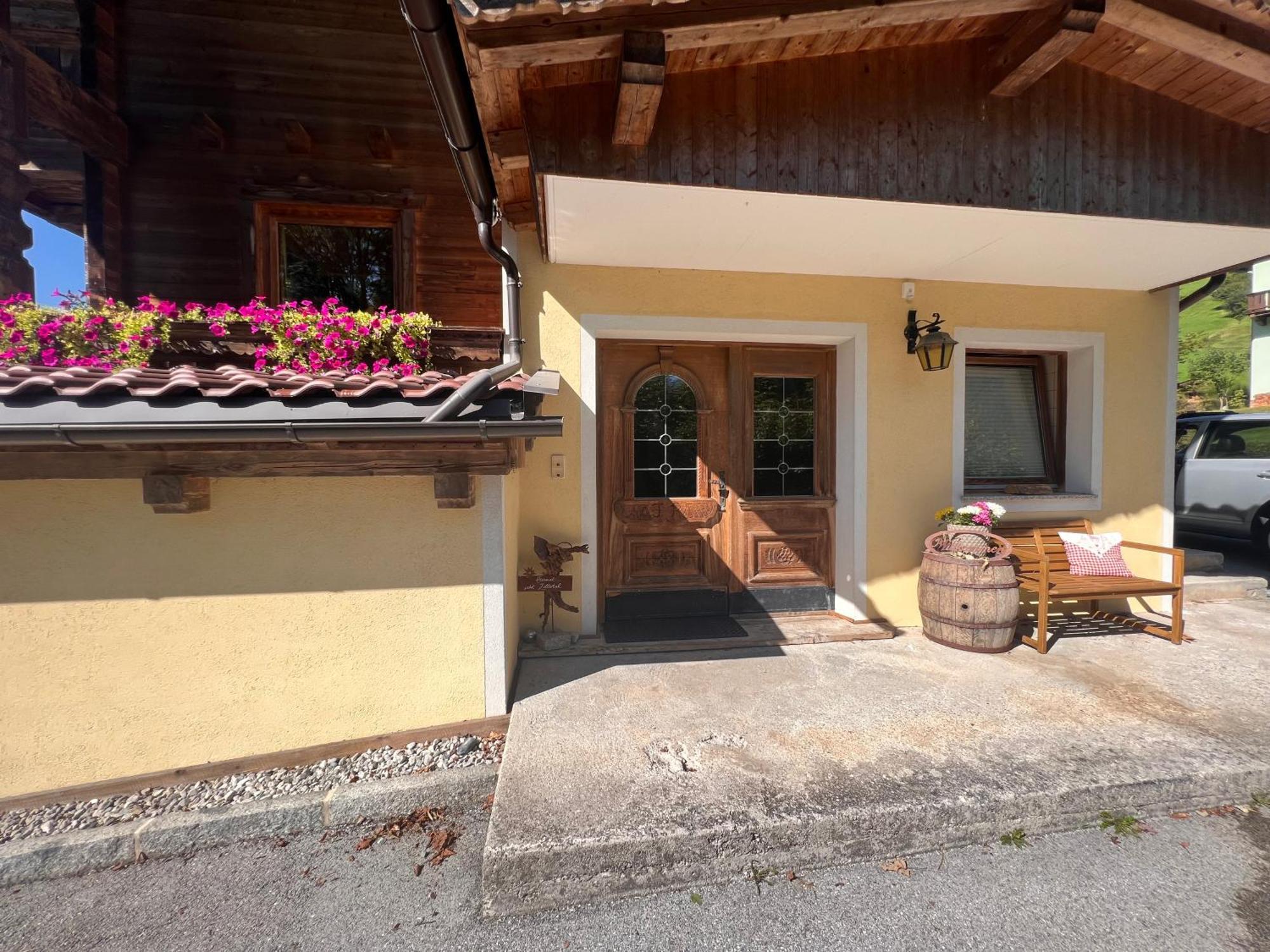 Ferienwohnung Platzhirsch Panorama View Balkon, Gartensauna, Garten, Grillplatz Stumm Bagian luar foto