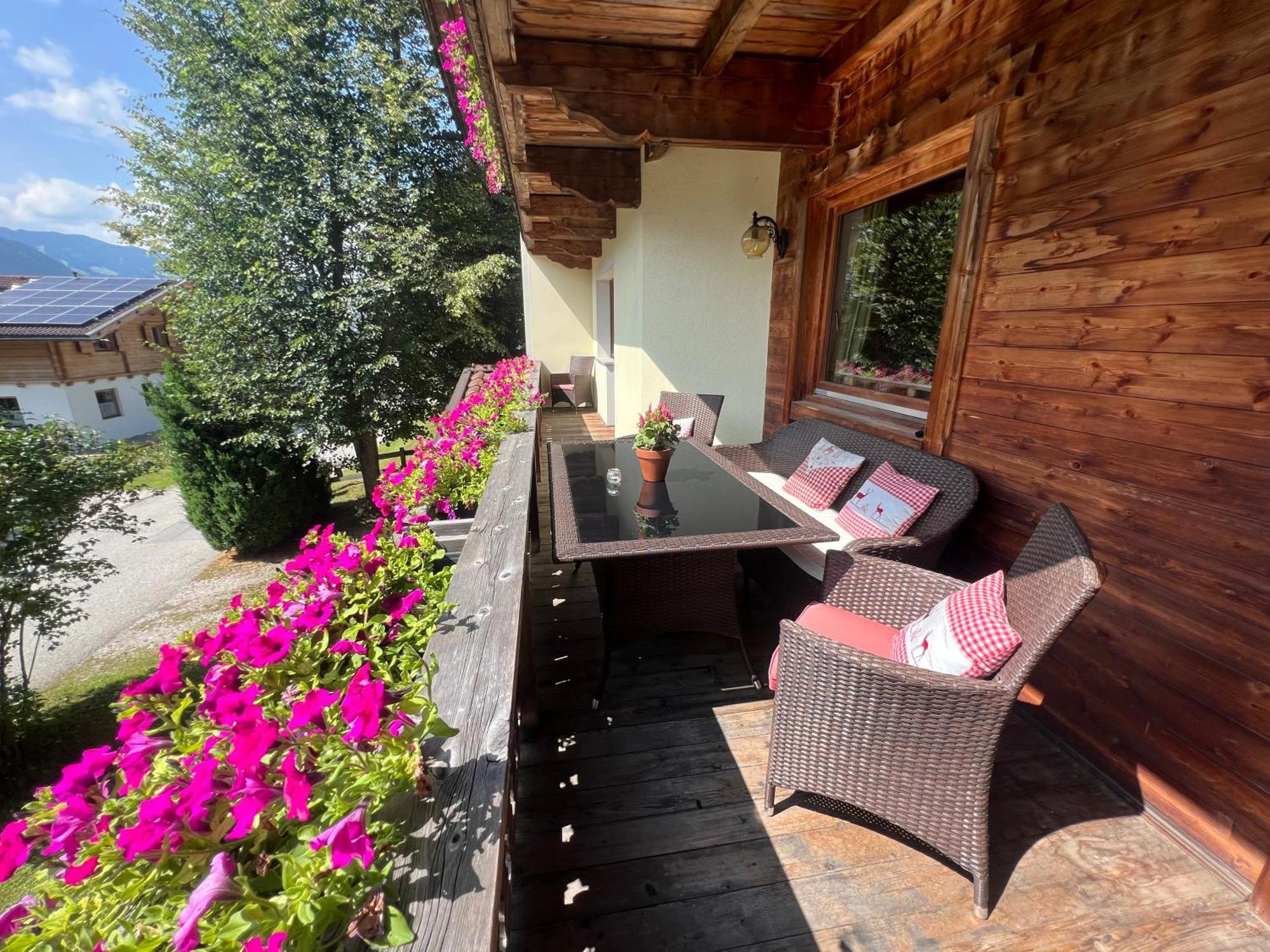 Ferienwohnung Platzhirsch Panorama View Balkon, Gartensauna, Garten, Grillplatz Stumm Bagian luar foto