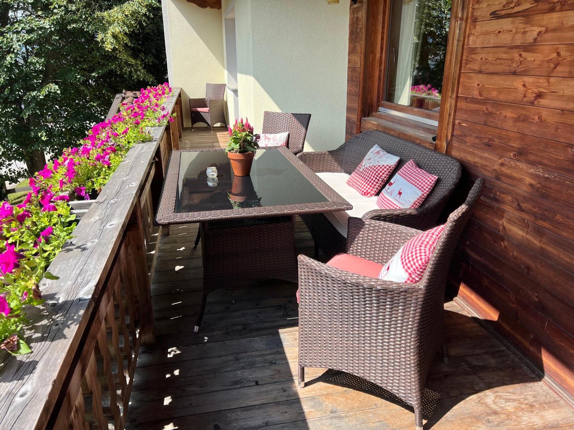 Ferienwohnung Platzhirsch Panorama View Balkon, Gartensauna, Garten, Grillplatz Stumm Bagian luar foto